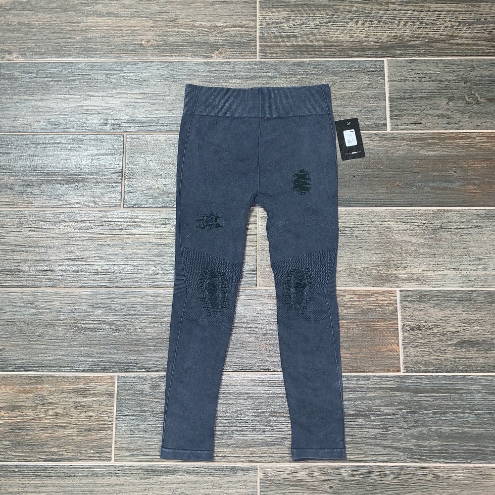 🍦FASHION NOVA Ripped Blue Leggings 💗